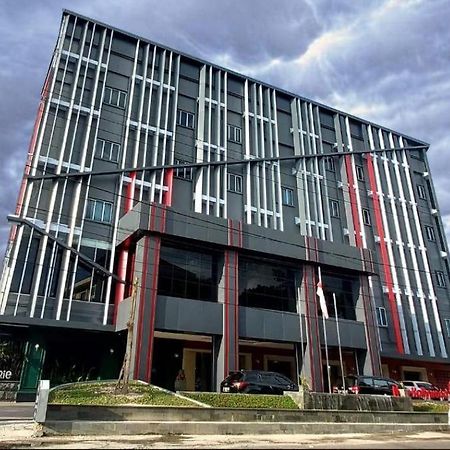 New Hollywood Hotel Pekanbaru Exterior foto
