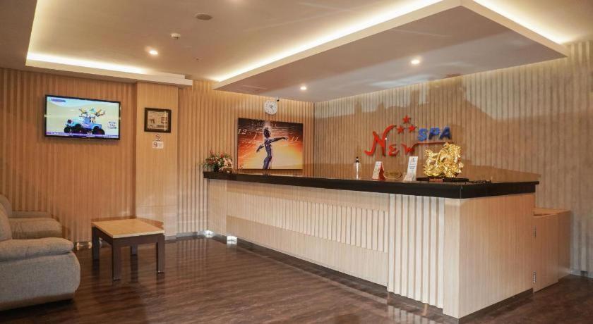 New Hollywood Hotel Pekanbaru Exterior foto