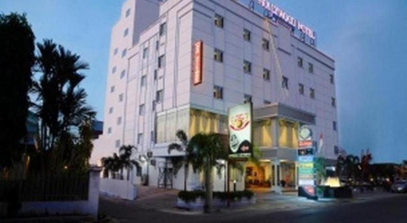 New Hollywood Hotel Pekanbaru Exterior foto